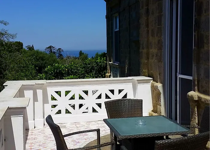 Artis Domus Relais & בית הארחה