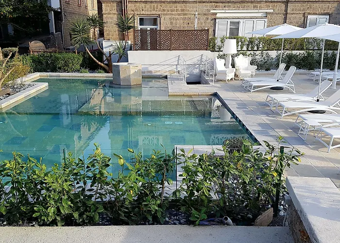 Artis Domus Relais & סורנטו