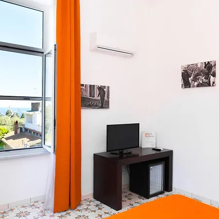Artis Domus Relais & בית הארחה